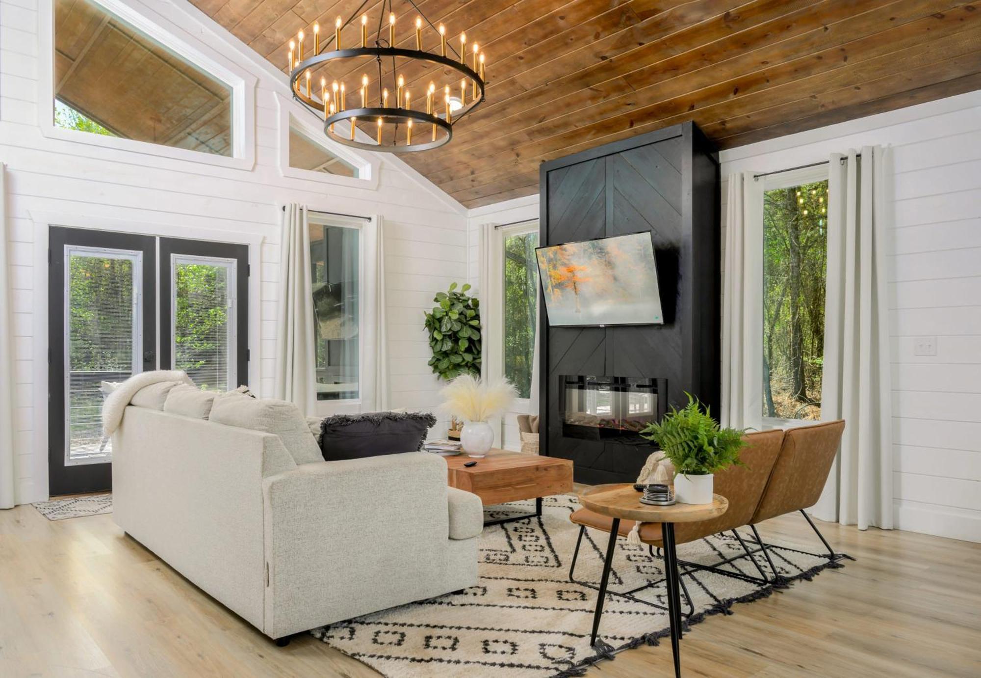 New Farmhouse-Chic Cabin With Hot Tub & Firepit Broken Bow Bagian luar foto