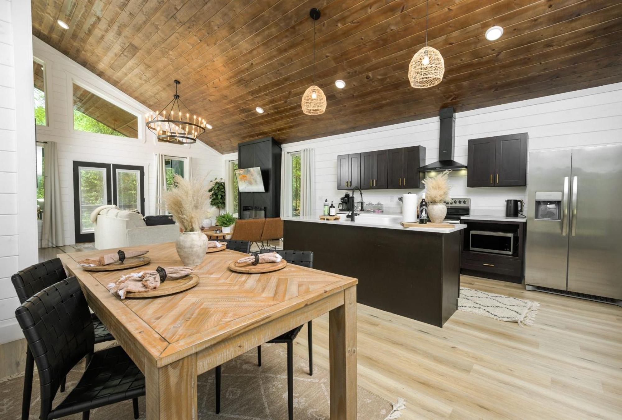 New Farmhouse-Chic Cabin With Hot Tub & Firepit Broken Bow Bagian luar foto