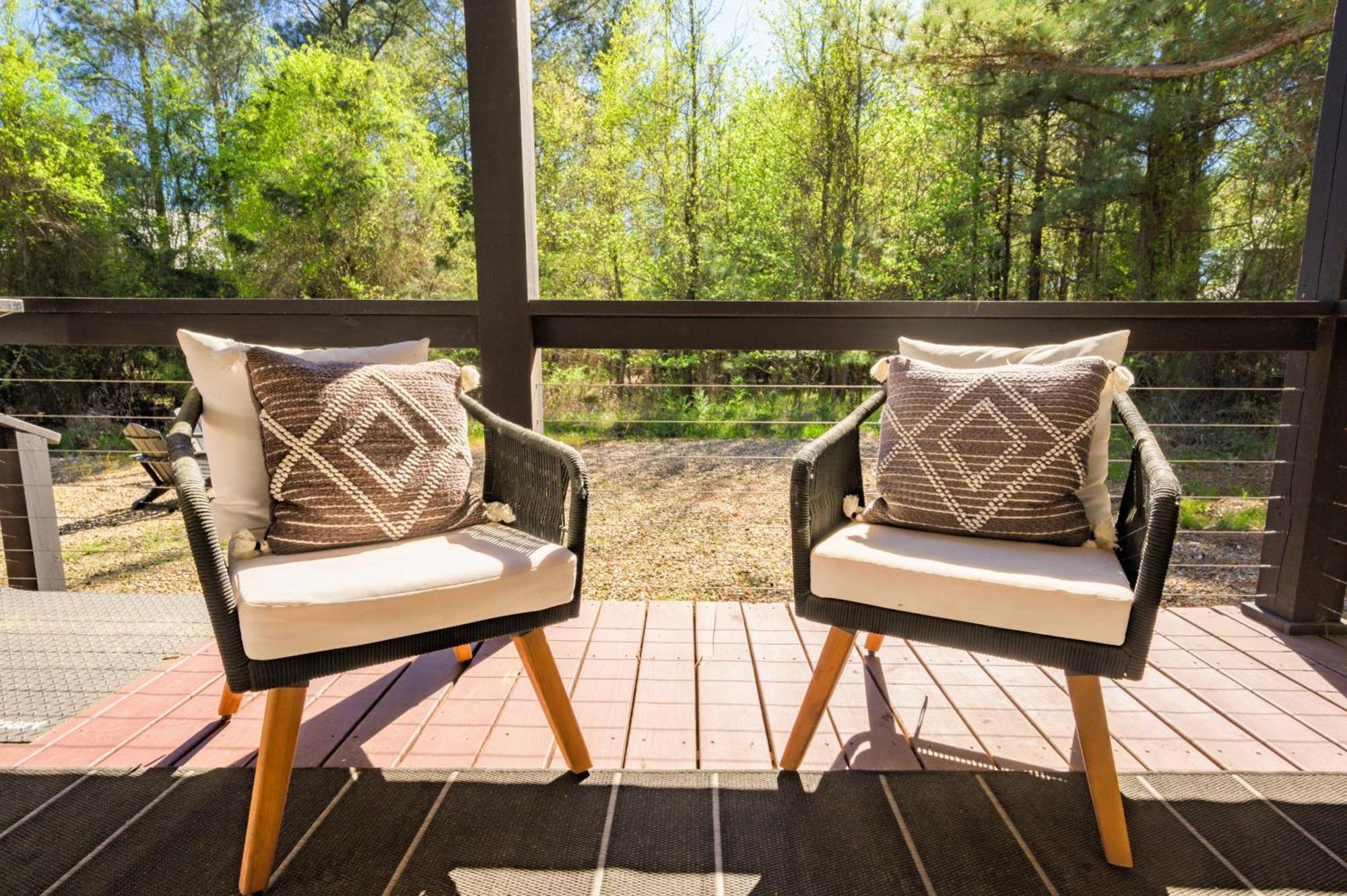 New Farmhouse-Chic Cabin With Hot Tub & Firepit Broken Bow Bagian luar foto